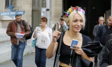 Femen au dessus