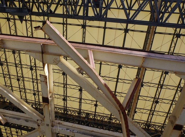 8-Tepco-released-photos-of-Reactor-1-Fuel-handling-machine-hung-just-above-SFP-to-support- (Copier)