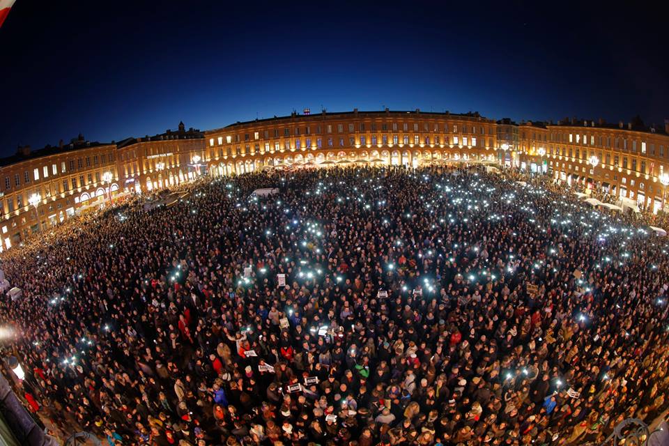 Hommage à Charly Hebdo, place du Capitole - © Patrice Nin