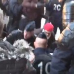 Que s'est-il vraiment passé sur les Champs-Elysées lors du défilé du 11 novembre ? (Bonnets rouges) 